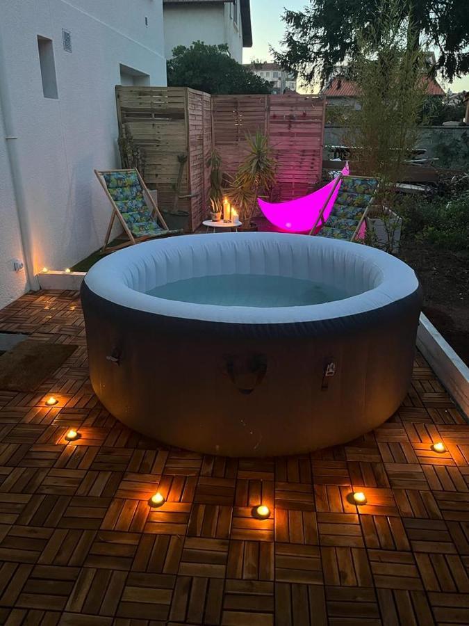 Superbe Appartement Avec Jacuzzi Avec Jardin Prive Lyon Buitenkant foto